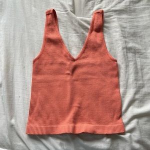 american threads coral v neck ribbed cropped tank top